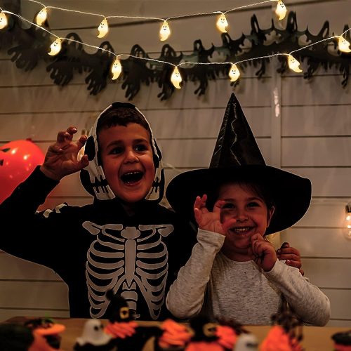 30 LED Halloween String Lights, Cute Battery Operated Ghost String Lights Indoor for Fireplace Party Porch Room Halloween Decorations (Warm White)