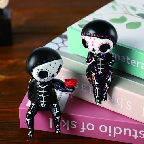 4 Sugar Skull Decor Couple Statue,Gothic Mexican Decor for Home Kitchen Bookshelf Figurine,Dia De Los Muertos Decorations Gifts for Women,Halloween Decortion Alebrijes Adornos Para Sala Modernos Cuartos