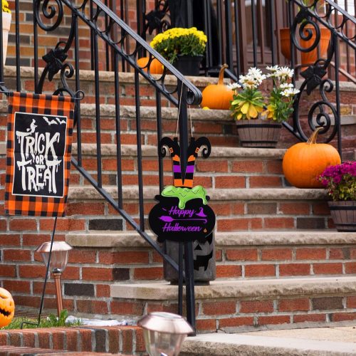Halloween Witch Legs welcome Door Sign Decorations,Witch Legs Hanging Halloween Door Sign Witch Wreath Decorations Wooden Signs , happy Halloween door Sign for Farmhouse Front Door Hanger Porch Wall halloween Decor Party Supplies