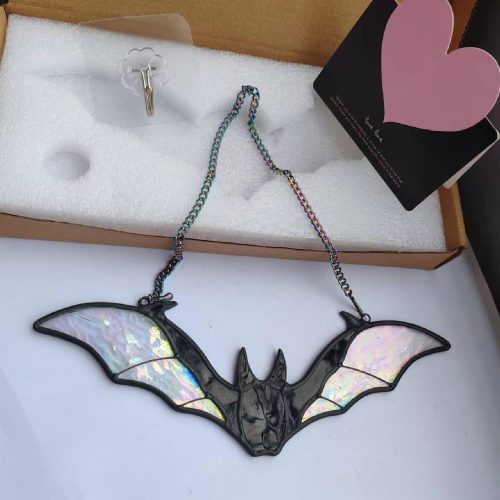 Bat Stained Glass Sun Catcher Window Hanging, Handmade Translucent Decorative Art, Halloween Home Decor (Colorful)