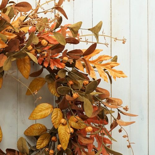 Artificial Fall Wreath for Front Door Autumn Wreath with Bright Oak Leaves,Small Pumpkin,Berry Branches,Mixed Leaves for Farmhouse Indoor Outdoor Window Wall Door Decor