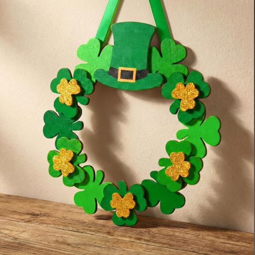 1 Patrick's Day Shamrock Door Wreath Shamrocks Wooden Hanging Sign Lucky Irish Ornament Wood Wreath for Happy St. Patrick's Day Party Front Door Wall Home Decorations(Glitter Style)