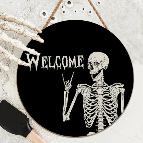 1 Halloween Decorations Wreath Halloween Skull Welcome Door Sign Front for Door Decoration, Rustic Wooden Holiday Decor for Front Door Porch Window Wall Farmhouse Indoor Outdoor